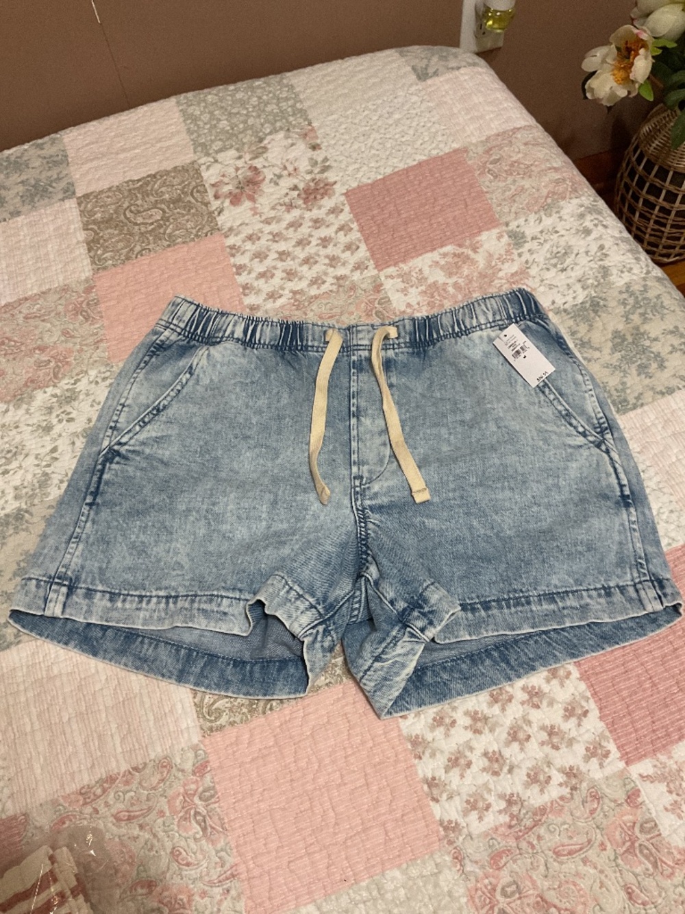 NWT GAP Jean shorts medium